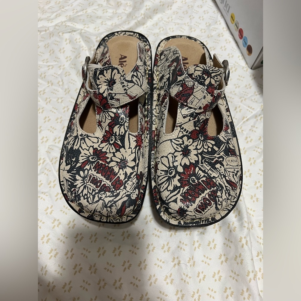 Algeria Clogs - Picture 3 of 6